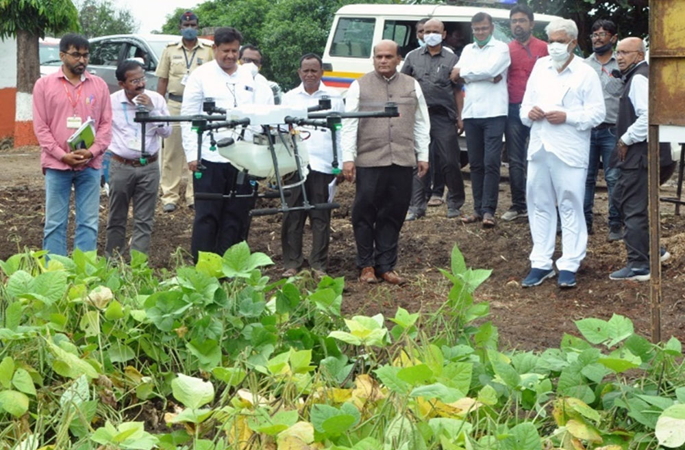 Visit of Hon. Dadaji Bhuse, Hon. Agriculture Minister, Govt of Maharashtra to Soybean Demonstration plot and spraying with Drone.